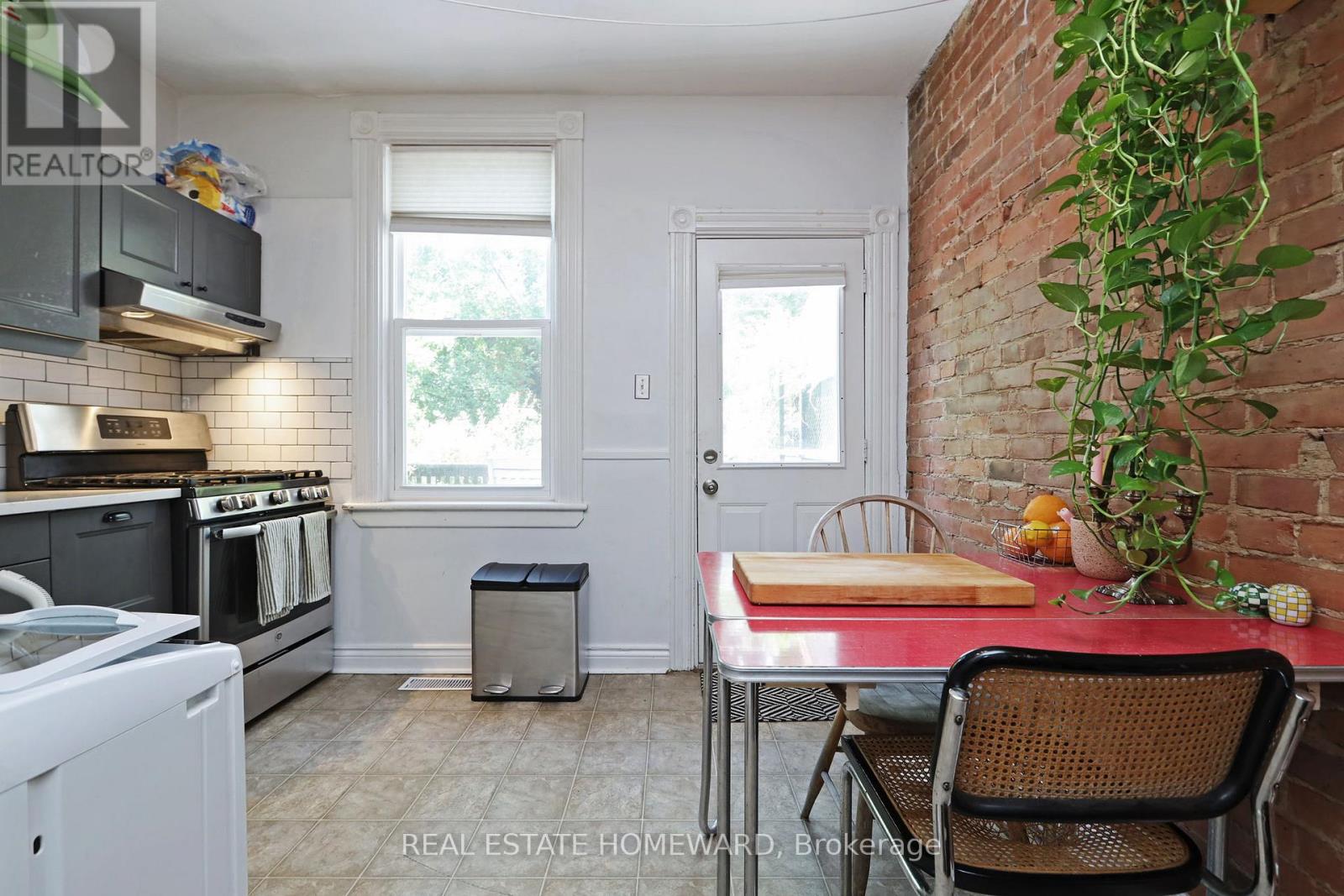 288 Greenwood Avenue, Toronto, Ontario  M4L 2R7 - Photo 29 - E13450234