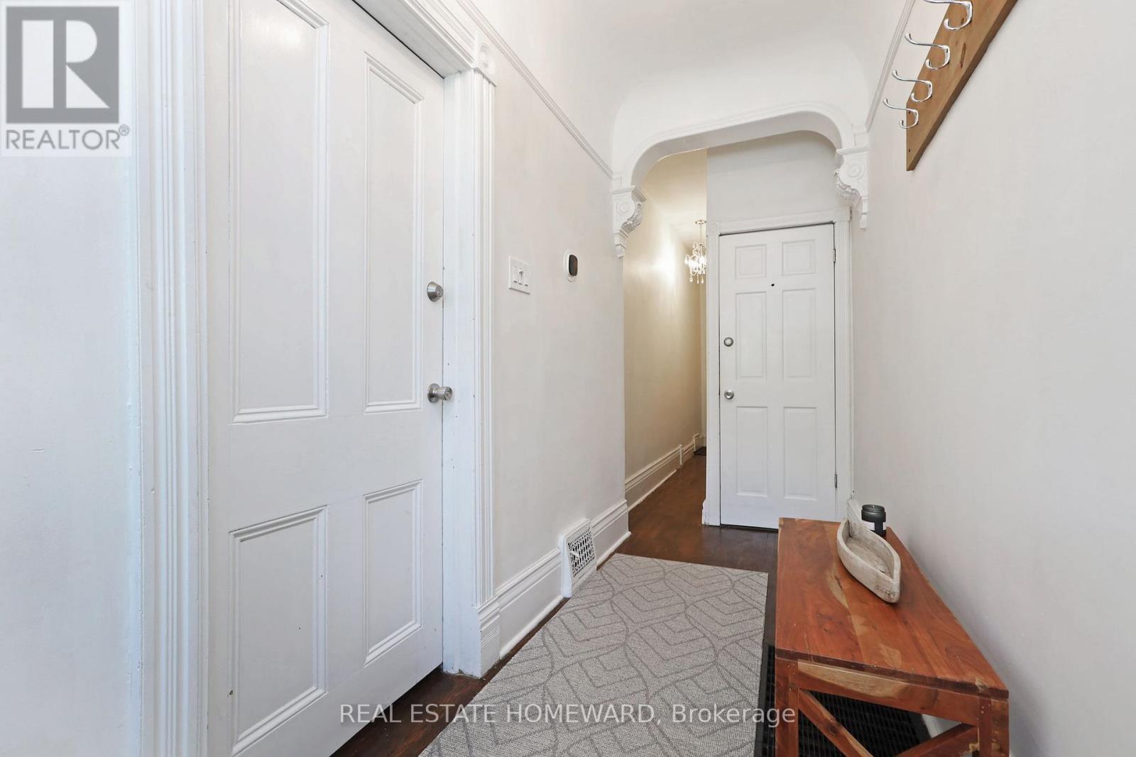 288 Greenwood Avenue, Toronto, Ontario  M4L 2R7 - Photo 3 - E13450234