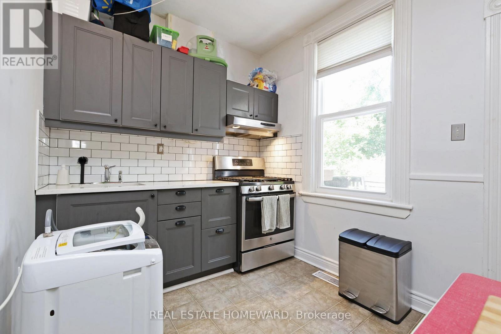 288 Greenwood Avenue, Toronto, Ontario  M4L 2R7 - Photo 30 - E13450234