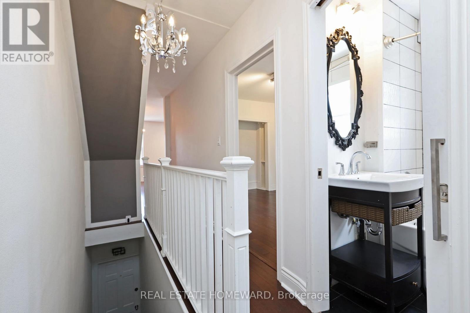 288 Greenwood Avenue, Toronto, Ontario  M4L 2R7 - Photo 7 - E13450234
