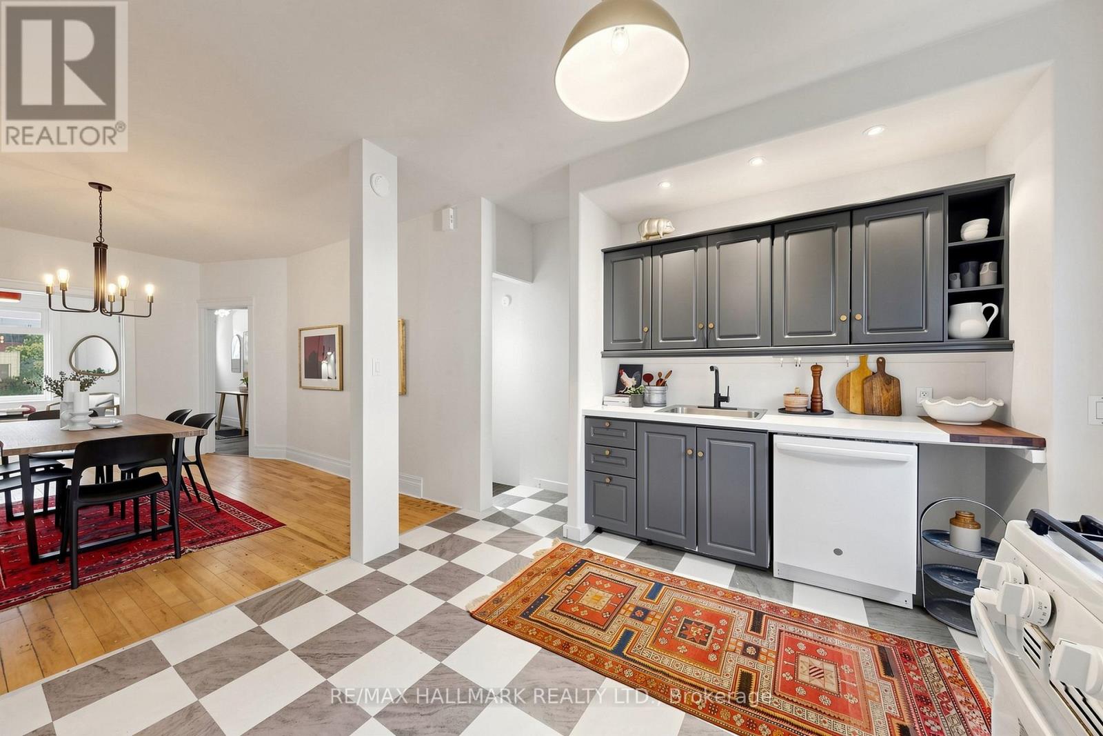 648 Pape Avenue, Toronto, Ontario  M4K 3S3 - Photo 8 - E13450330