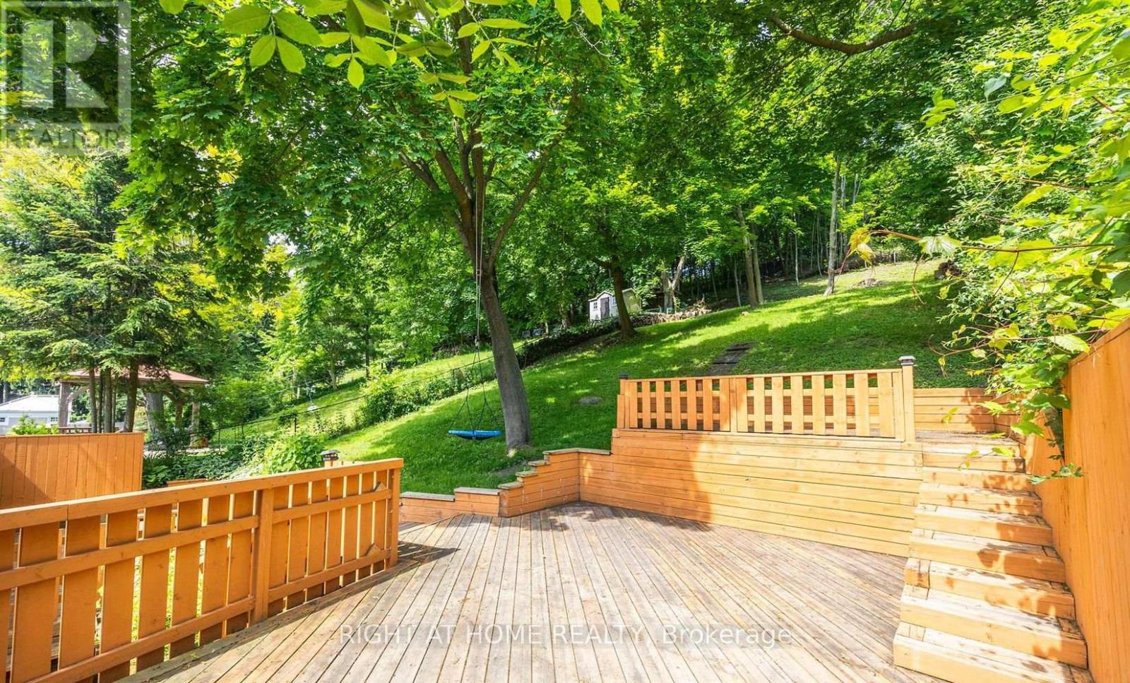 40 Catalina Drive, Toronto, Ontario  M1M 1K6 - Photo 11 - E13450400