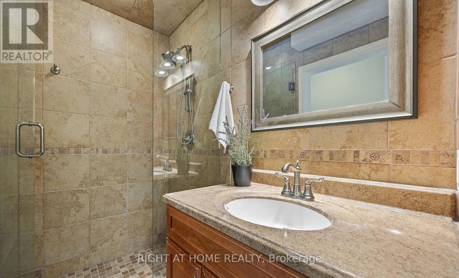 40 Catalina Drive, Toronto, Ontario  M1M 1K6 - Photo 16 - E13450400