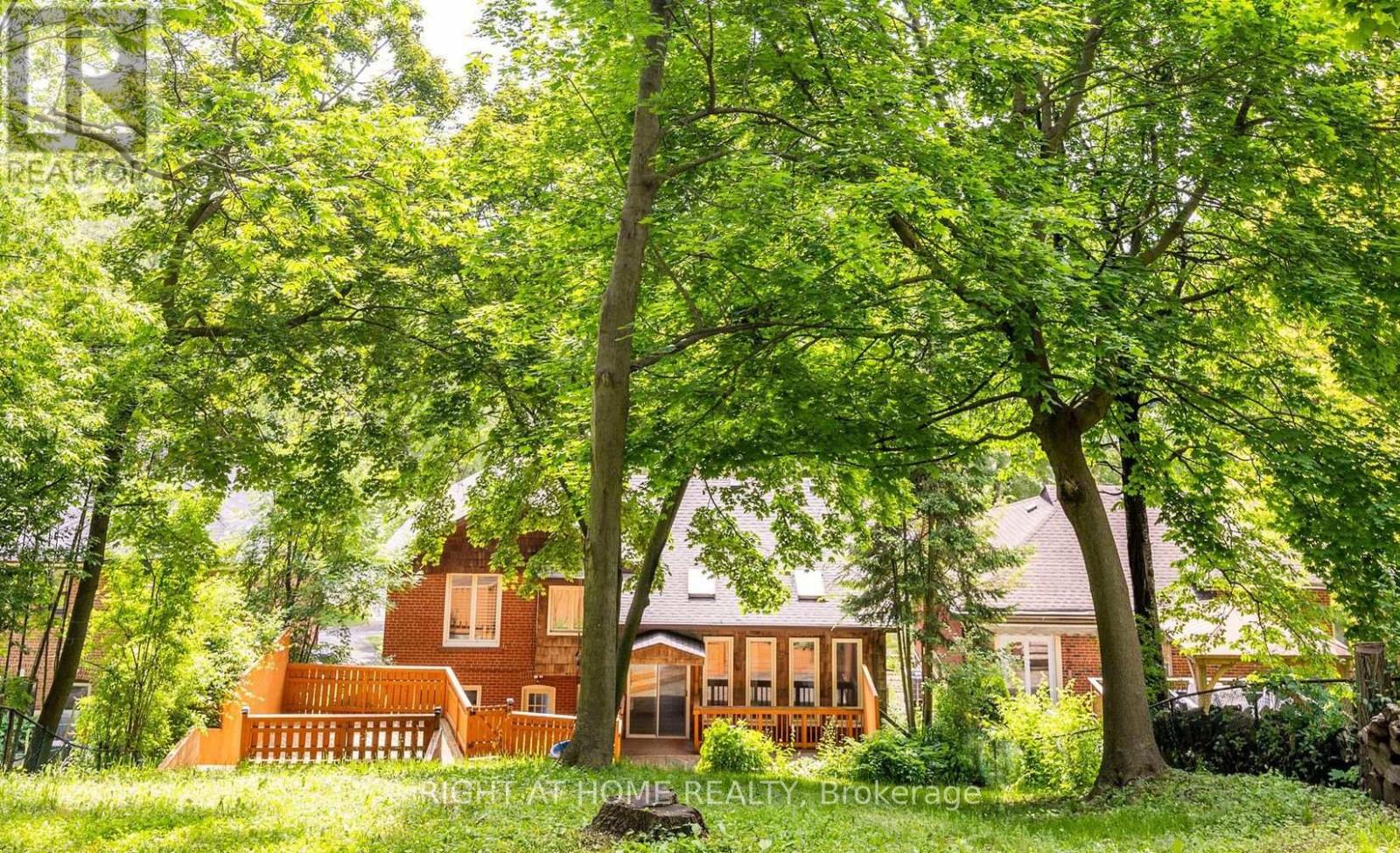 40 Catalina Drive, Toronto, Ontario  M1M 1K6 - Photo 2 - E13450400