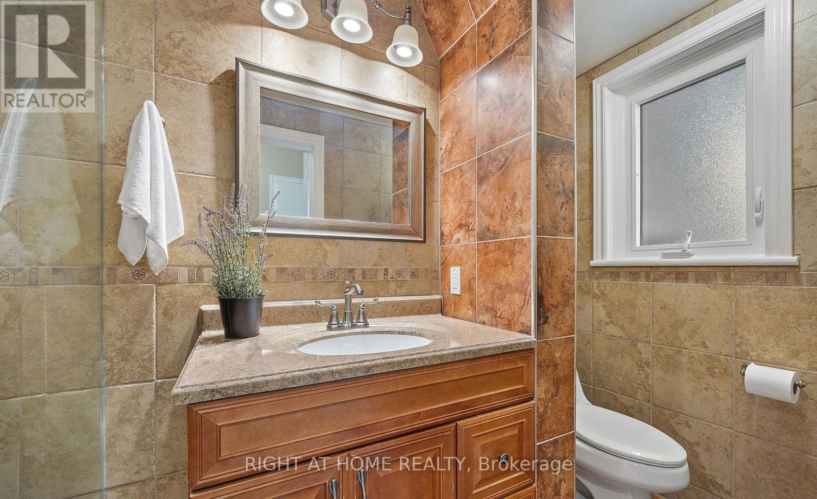 40 Catalina Drive, Toronto, Ontario  M1M 1K6 - Photo 25 - E13450400