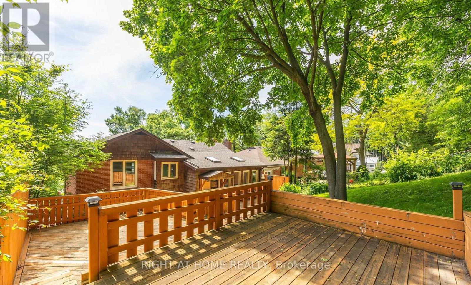 40 Catalina Drive, Toronto, Ontario  M1M 1K6 - Photo 6 - E13450400