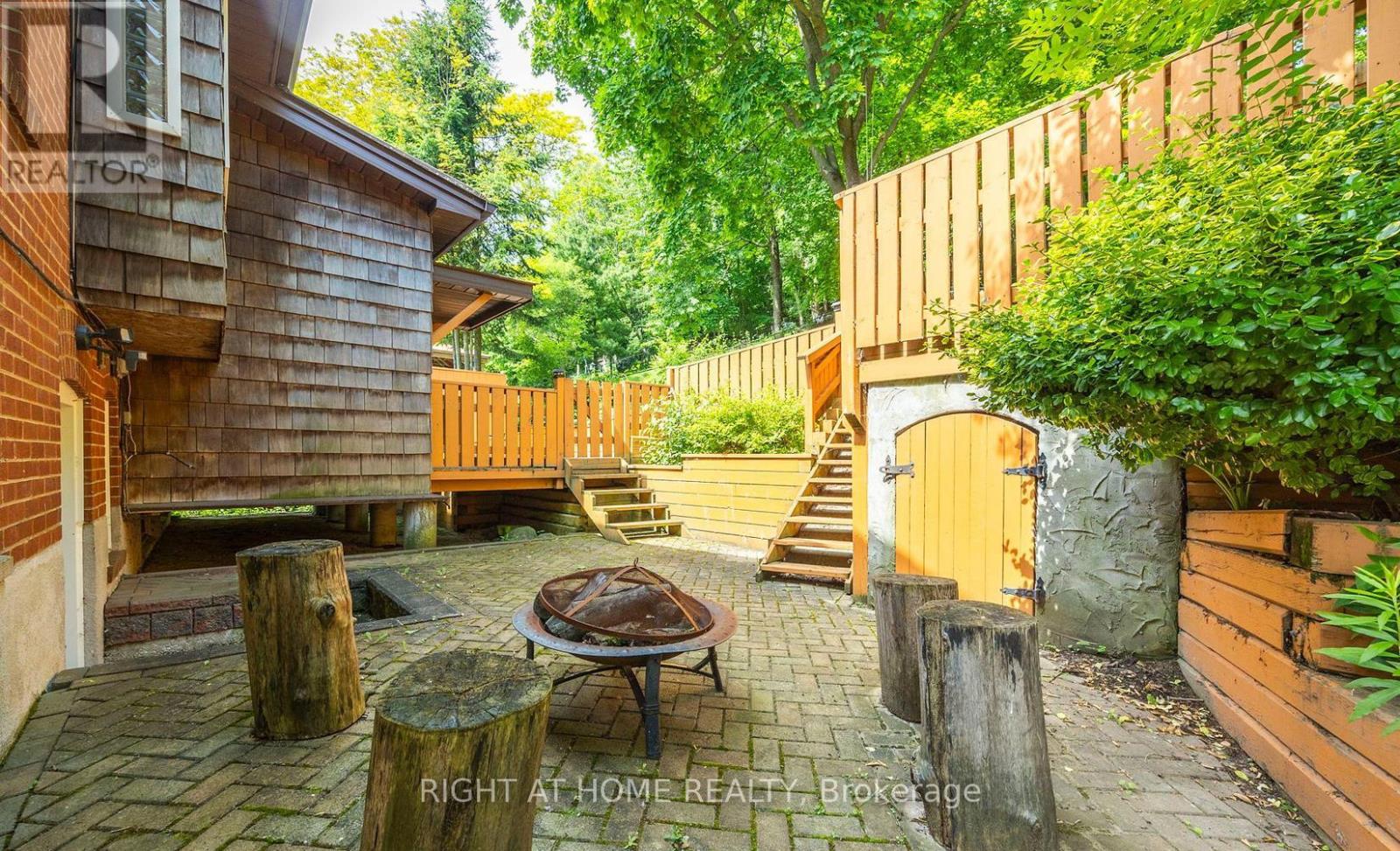 40 Catalina Drive, Toronto, Ontario  M1M 1K6 - Photo 7 - E13450400