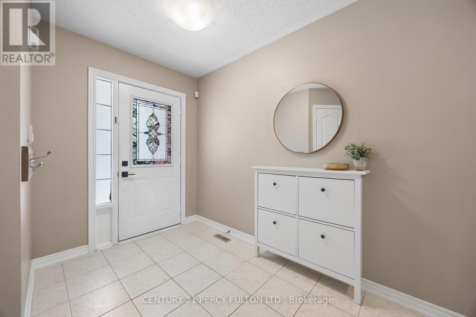 75 Barchester Crescent, Whitby, Ontario  L1M 2L6 - Photo 4 - E13450452