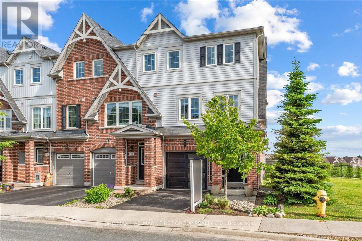90 Magpie Way, Whitby, Ontario  L1N 0K5 - Photo 2 - E13450454