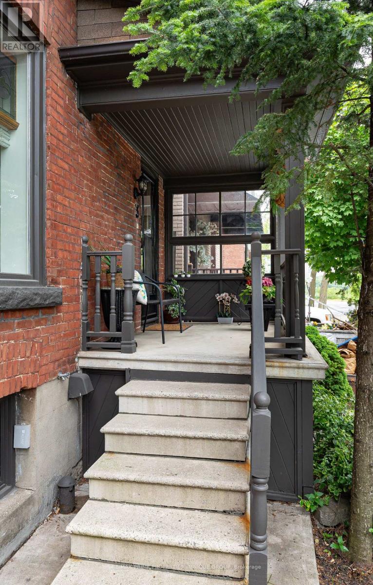 3 Sparkhall Avenue, Toronto, Ontario  M4K 1G4 - Photo 2 - E13450466