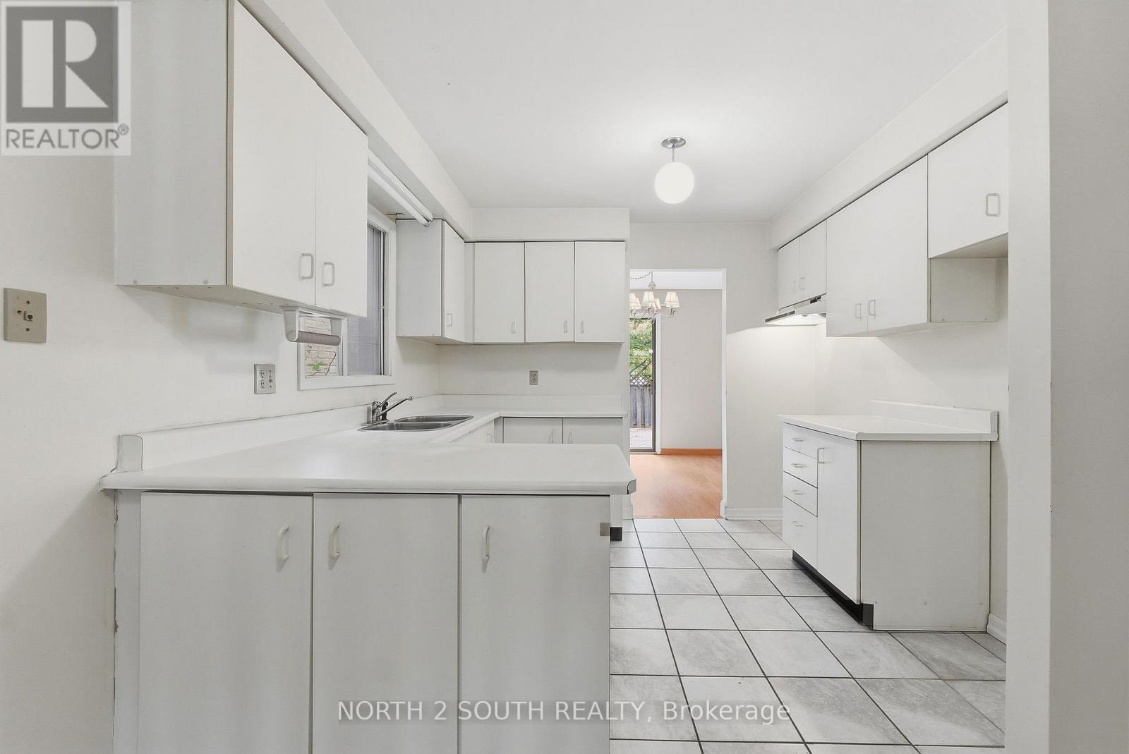 9 Millbank Court, Vaughan, Ontario  L4J 6C4 - Photo 10 - N13450188