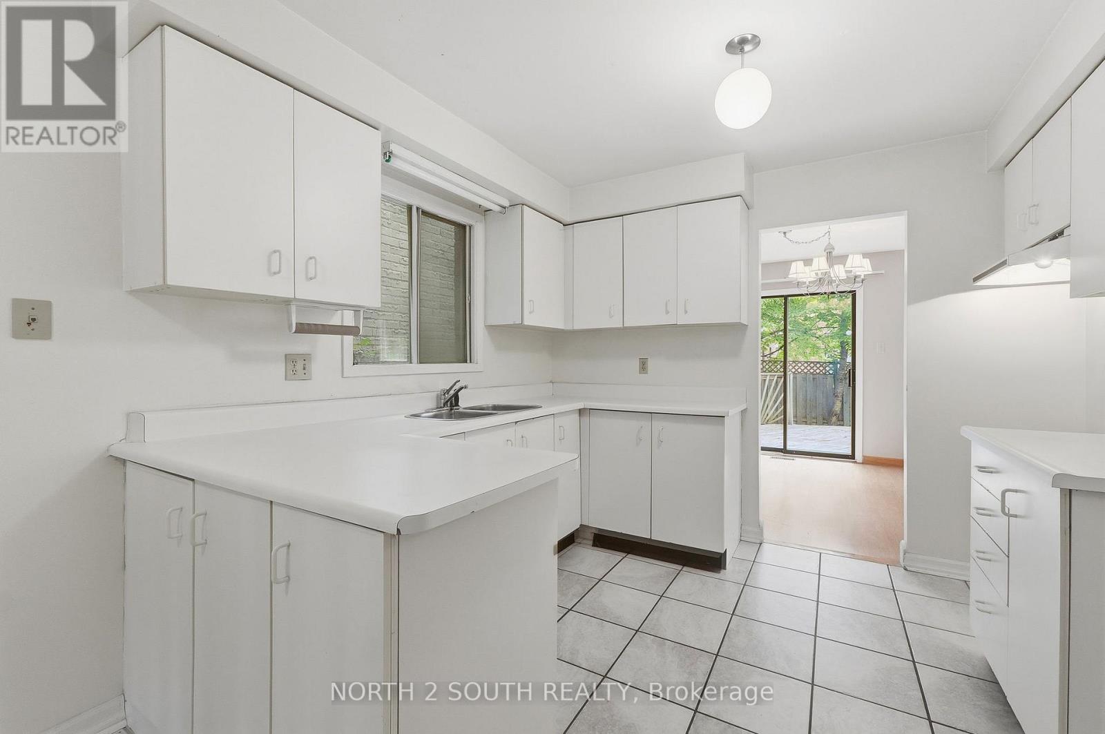 9 Millbank Court, Vaughan, Ontario  L4J 6C4 - Photo 11 - N13450188