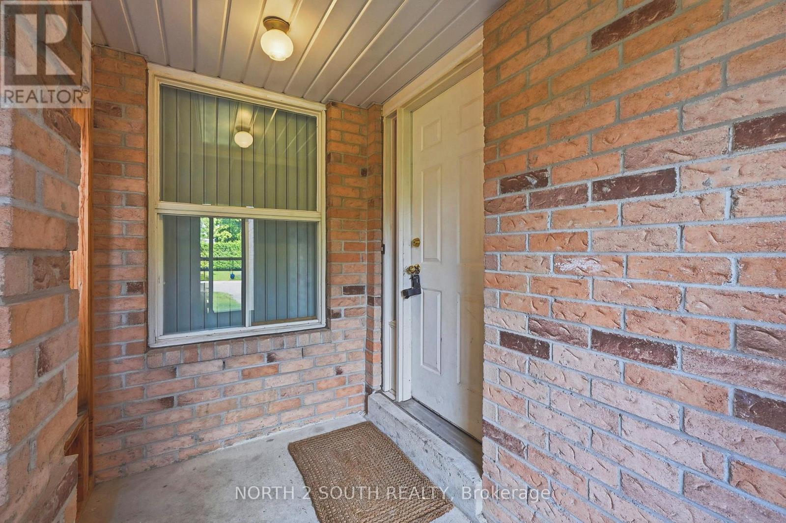 9 Millbank Court, Vaughan, Ontario  L4J 6C4 - Photo 3 - N13450188