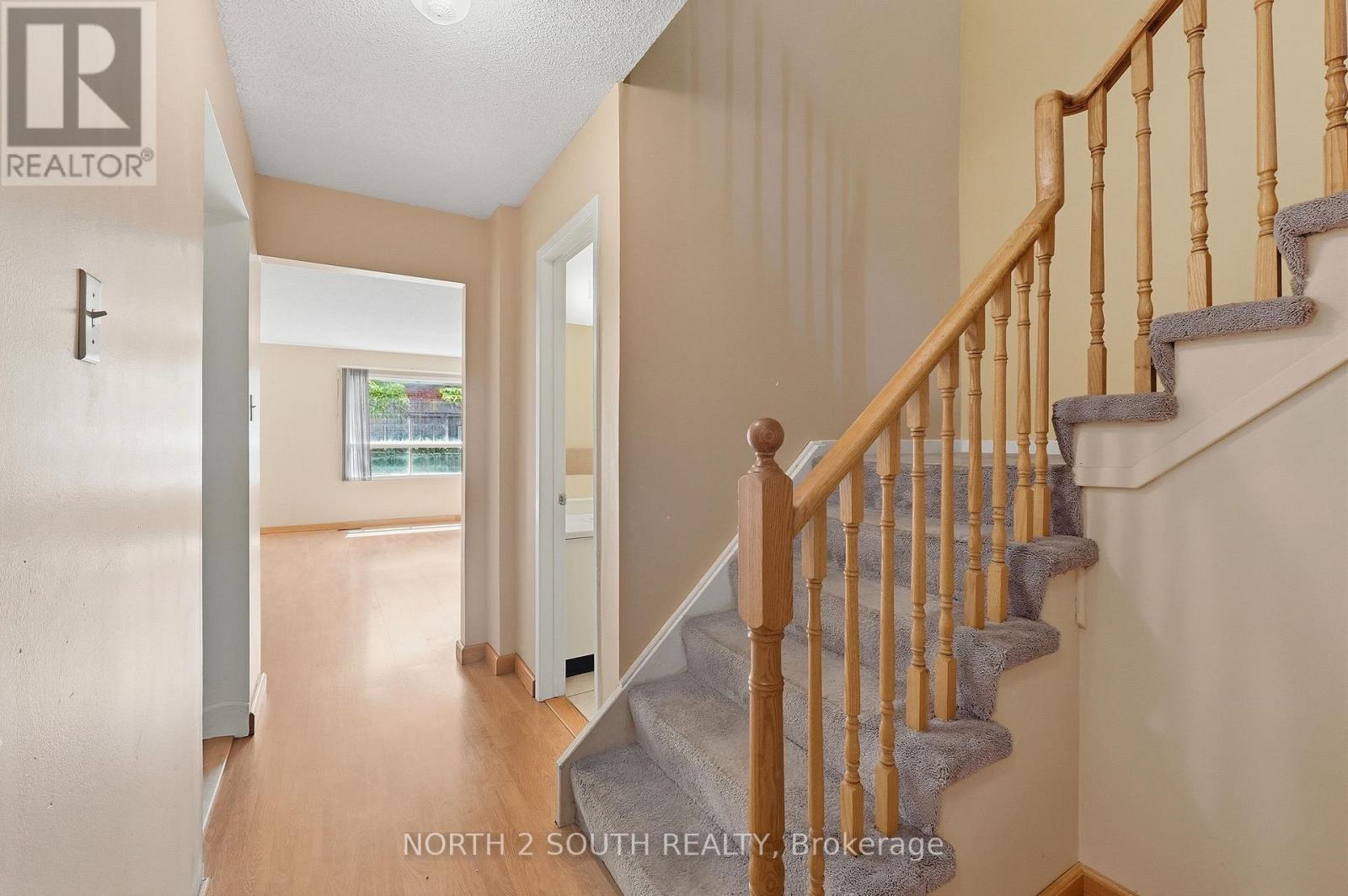 9 Millbank Court, Vaughan, Ontario  L4J 6C4 - Photo 5 - N13450188