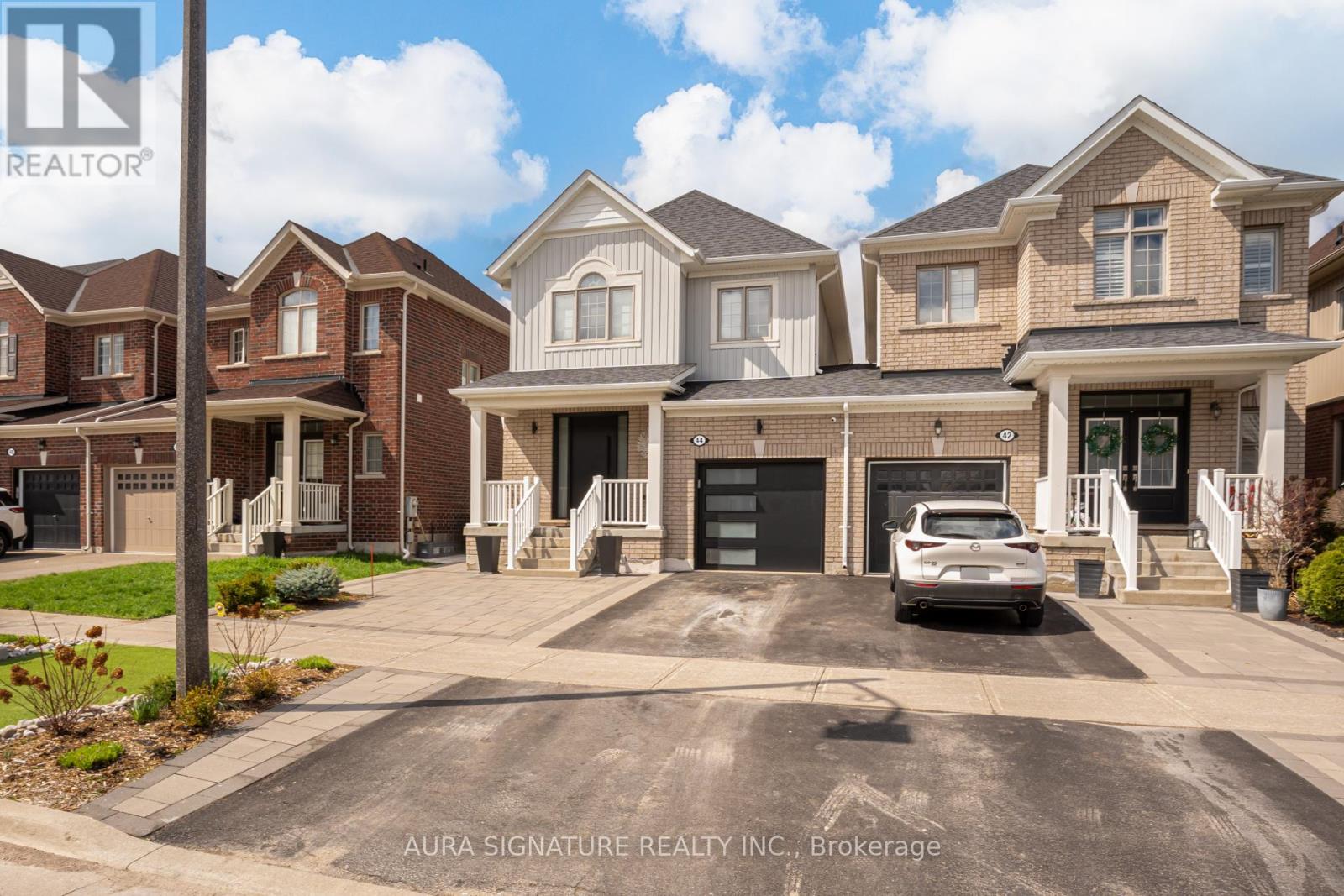 44 MCCABE LANE, New Tecumseth, Ontario