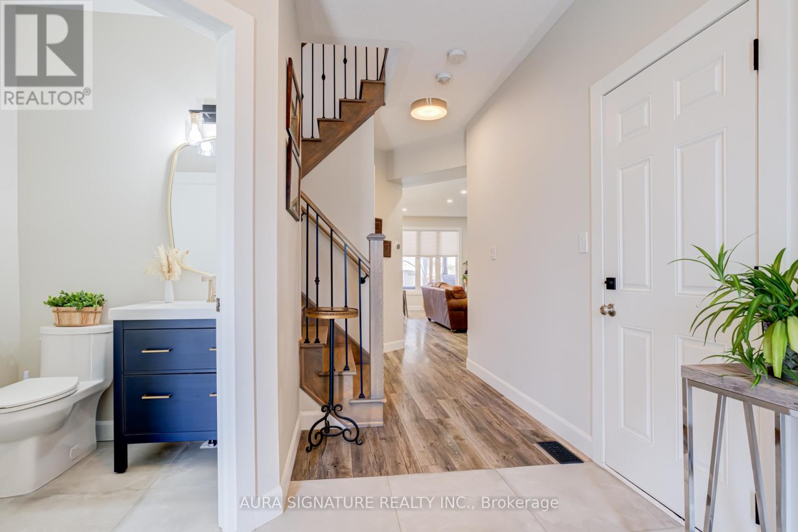 44 Mccabe Lane, New Tecumseth (Tottenham), Ontario  L0G 1W0 - Photo 4 - N13450342