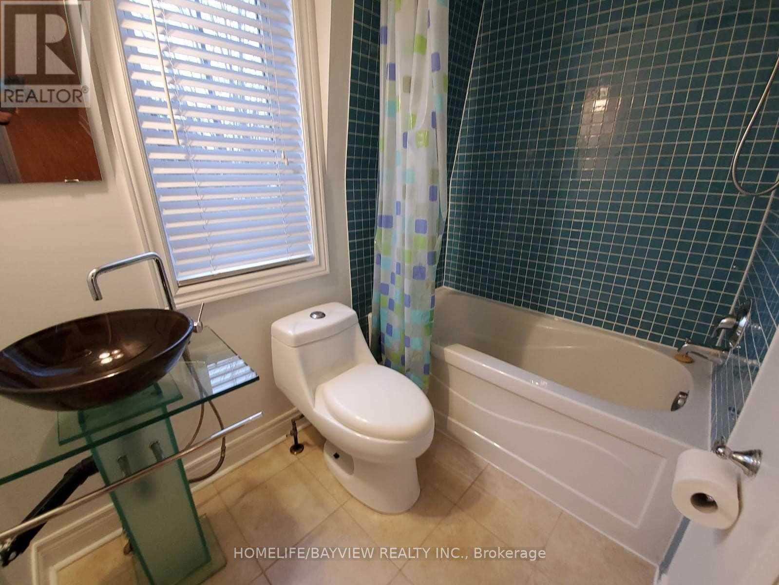 18 - 215 16th Avenue, Richmond Hill, Ontario  L4C 0T9 - Photo 13 - N13450392