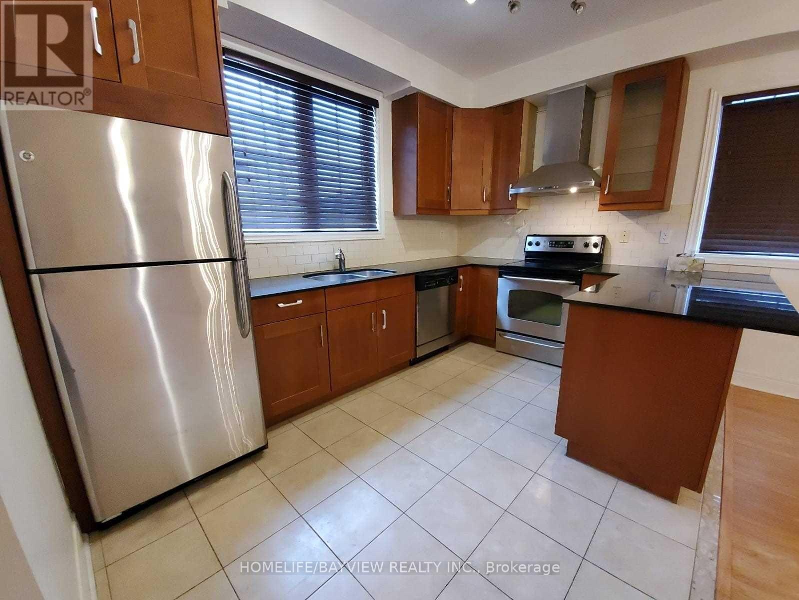 18 - 215 16th Avenue, Richmond Hill, Ontario  L4C 0T9 - Photo 2 - N13450392