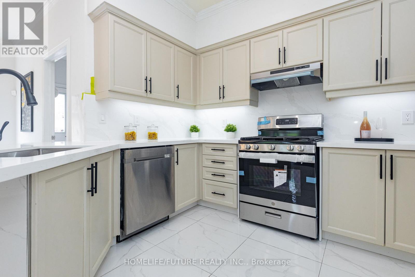 49 Country Glen Road, Markham, Ontario  L6B 1B6 - Photo 17 - N13450412