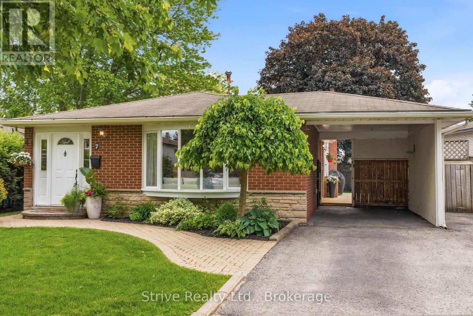 7 ALBERY CRESCENT, Ajax, Ontario