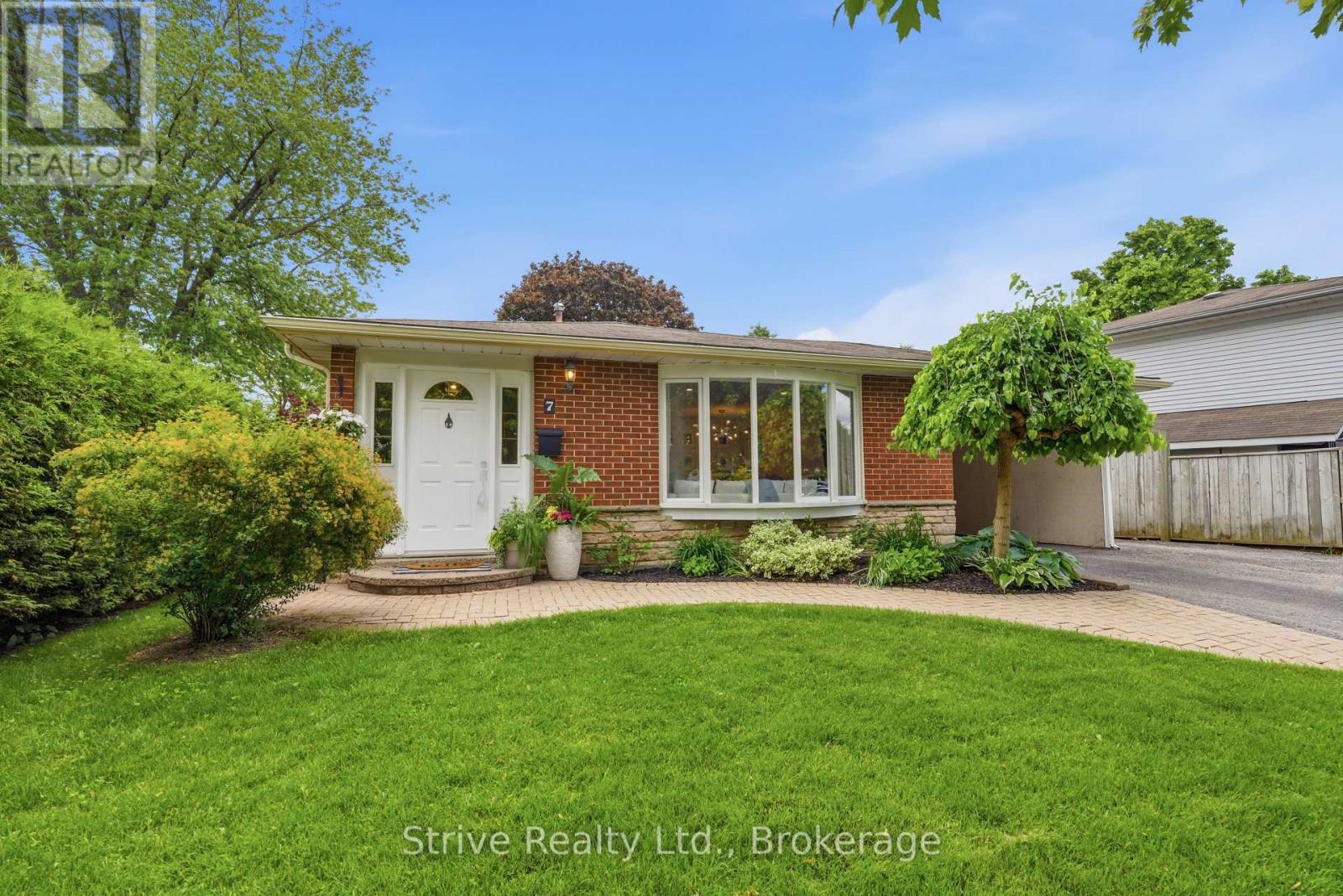 7 Albery Crescent, Ajax, Ontario  L1S 2Y2 - Photo 2 - E13450628