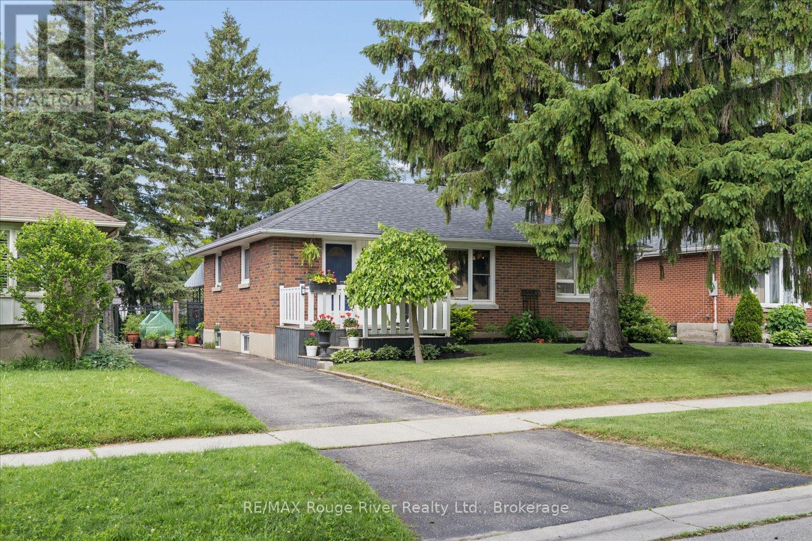 270 WINDSOR STREET, Oshawa, Ontario
