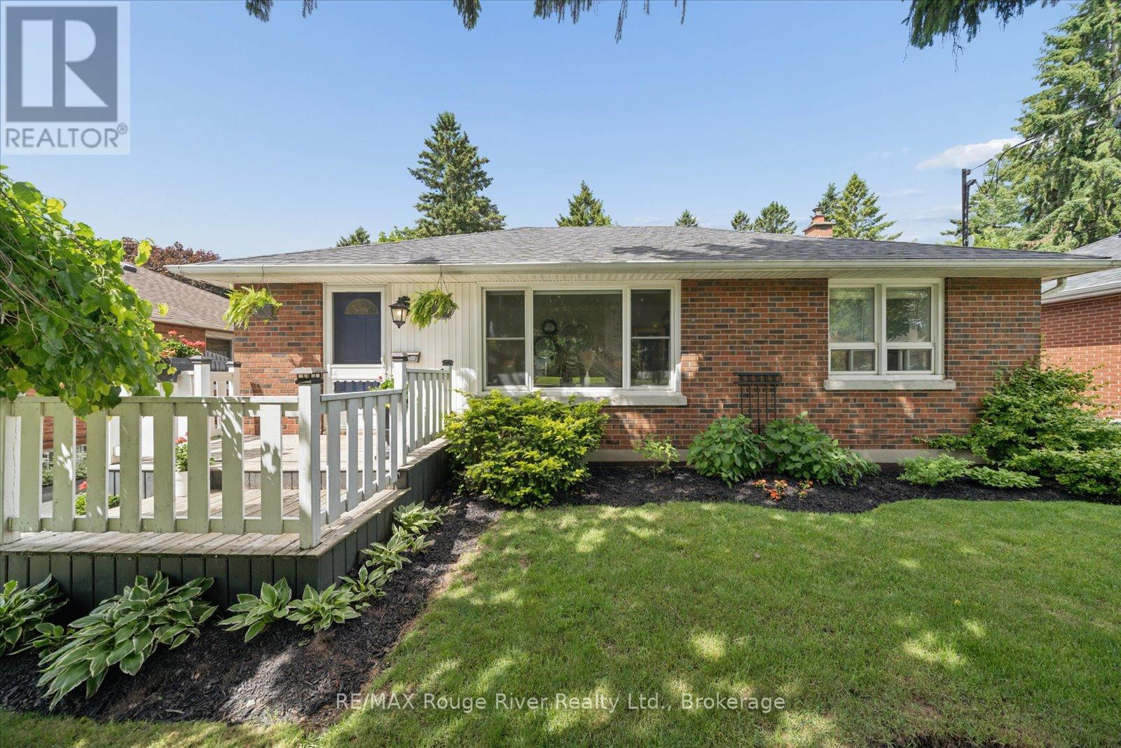 270 Windsor Street, Oshawa, Ontario  L1H 6G6 - Photo 2 - E13450682