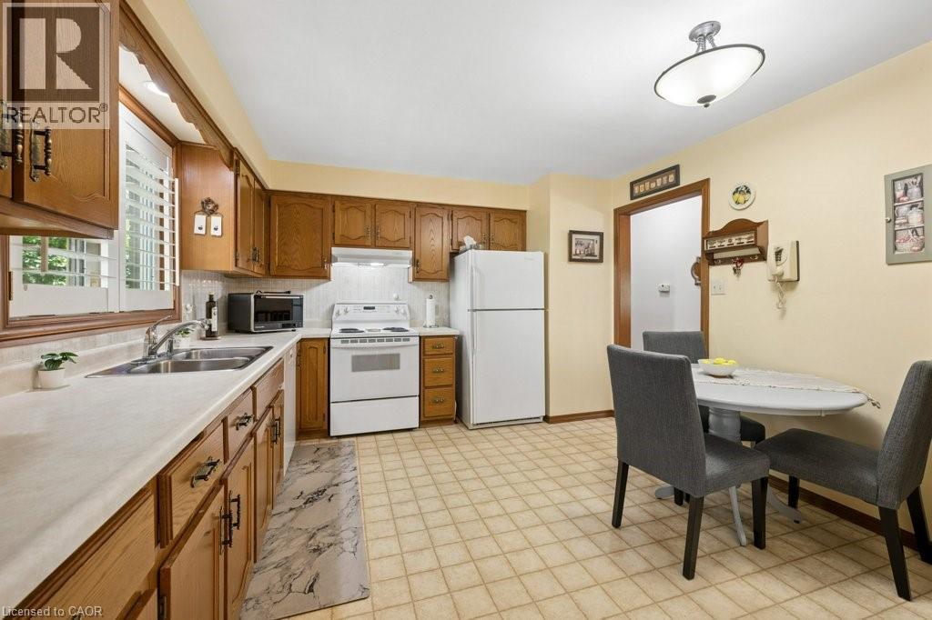 336 Manchester Road, Kitchener, Ontario  N2B 1A4 - Photo 8 - 40840241