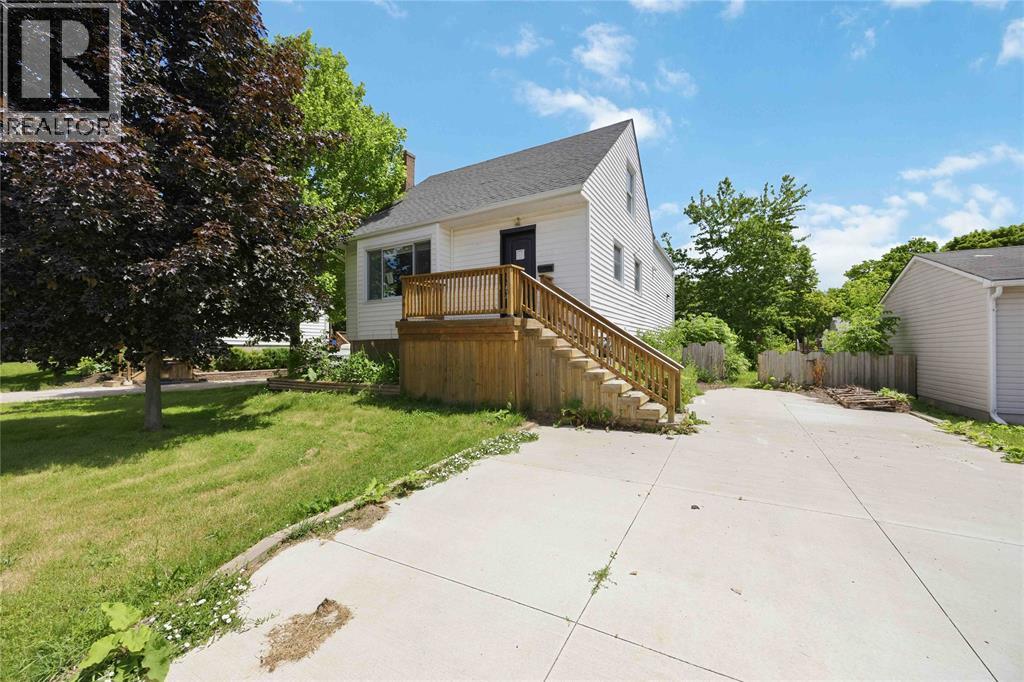 782 Kember Avenue, Sarnia, Ontario  N7S 2T3 - Photo 3 - 26013973