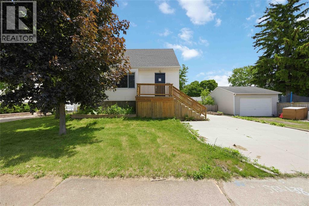 782 Kember Avenue, Sarnia, Ontario  N7S 2T3 - Photo 2 - 26013973