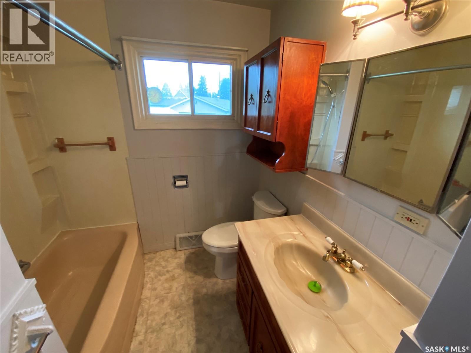 192 Third Avenue S, Yorkton, Saskatchewan S3N 1E7 - Photo 11 - SK039339