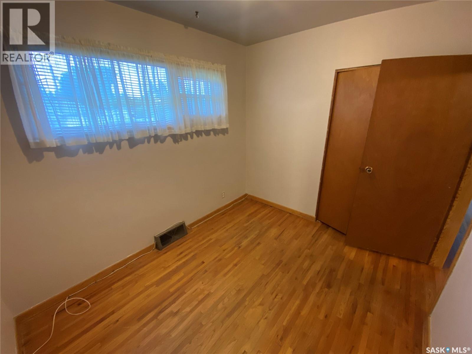 192 Third Avenue S, Yorkton, Saskatchewan S3N 1E7 - Photo 9 - SK039339