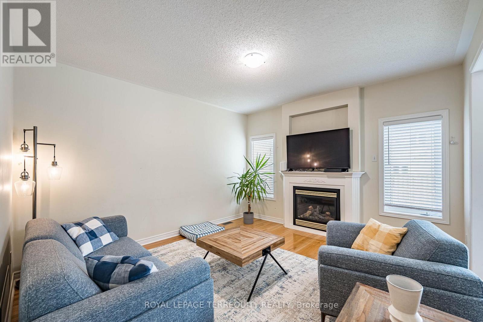 3926 Candlelight Drive, Mississauga, Ontario  L5M 8B3 - Photo 18 - W13450218