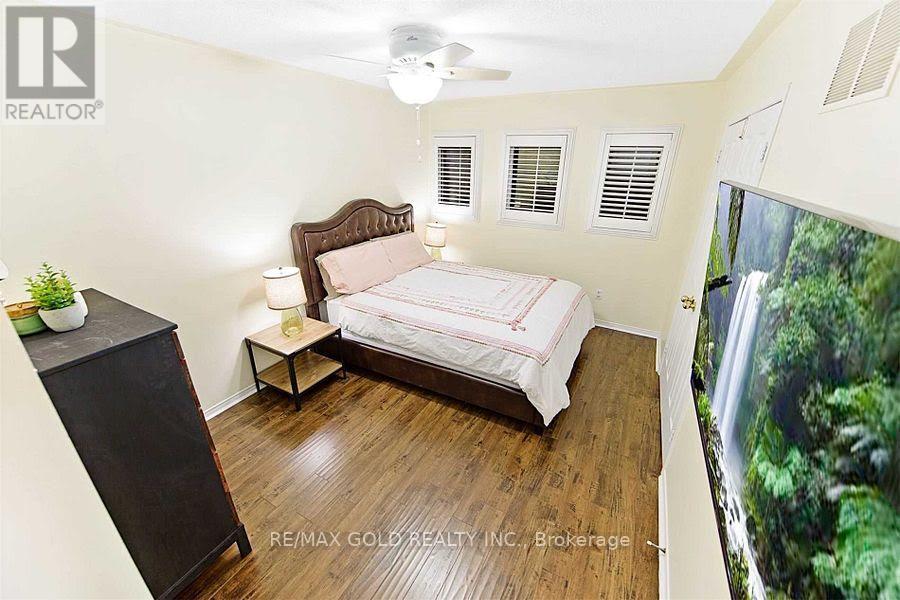 3848 Periwinkle Crescent, Mississauga, Ontario  L5N 6W8 - Photo 12 - W13450236