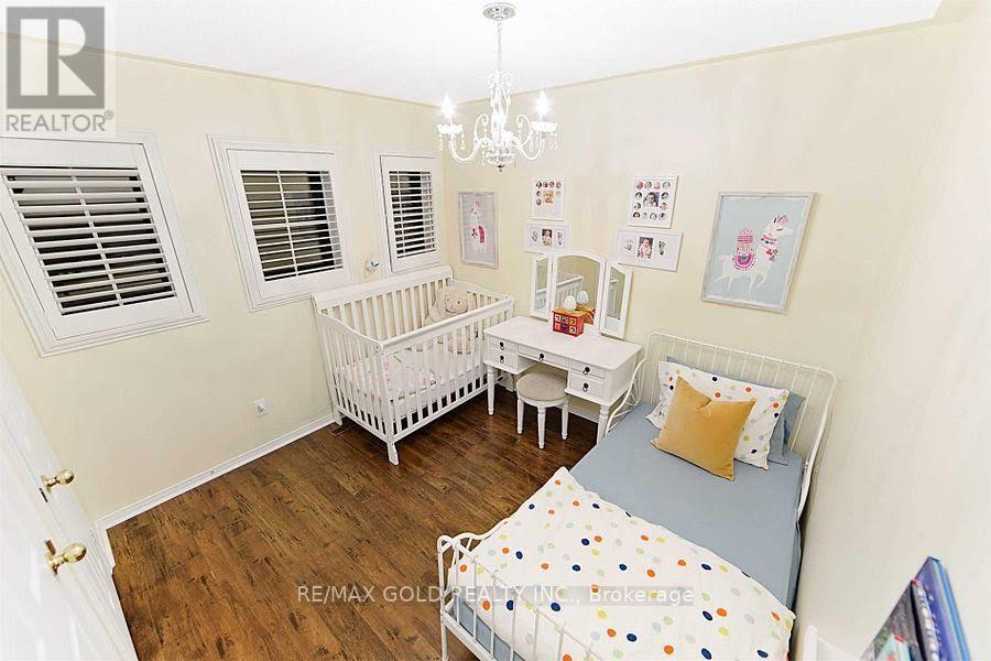 3848 Periwinkle Crescent, Mississauga, Ontario  L5N 6W8 - Photo 15 - W13450236