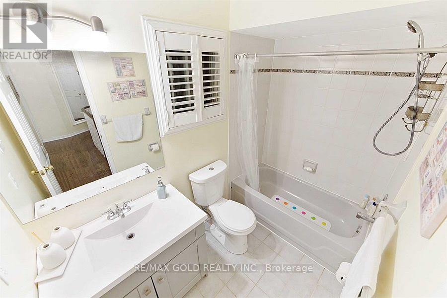 3848 Periwinkle Crescent, Mississauga, Ontario  L5N 6W8 - Photo 17 - W13450236