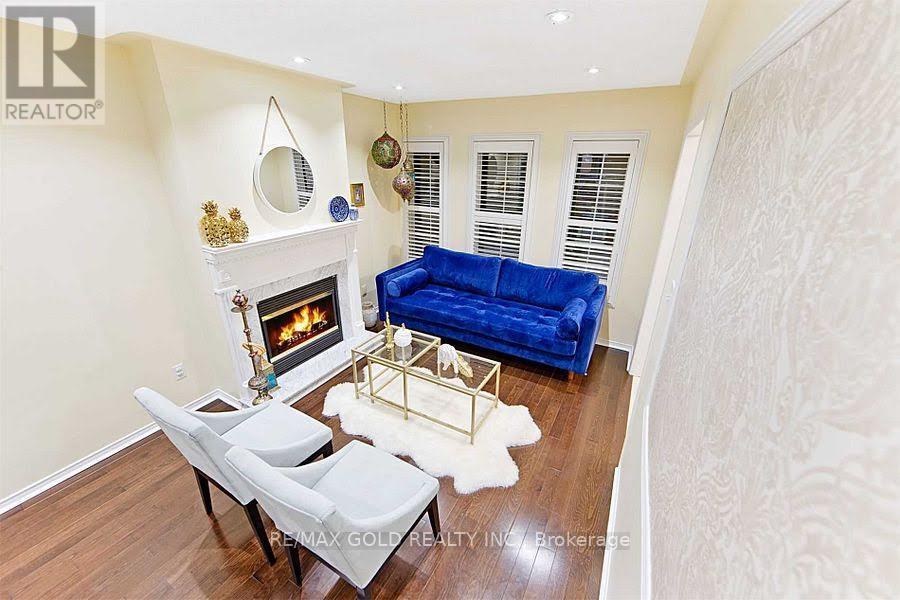 3848 Periwinkle Crescent, Mississauga, Ontario  L5N 6W8 - Photo 5 - W13450236