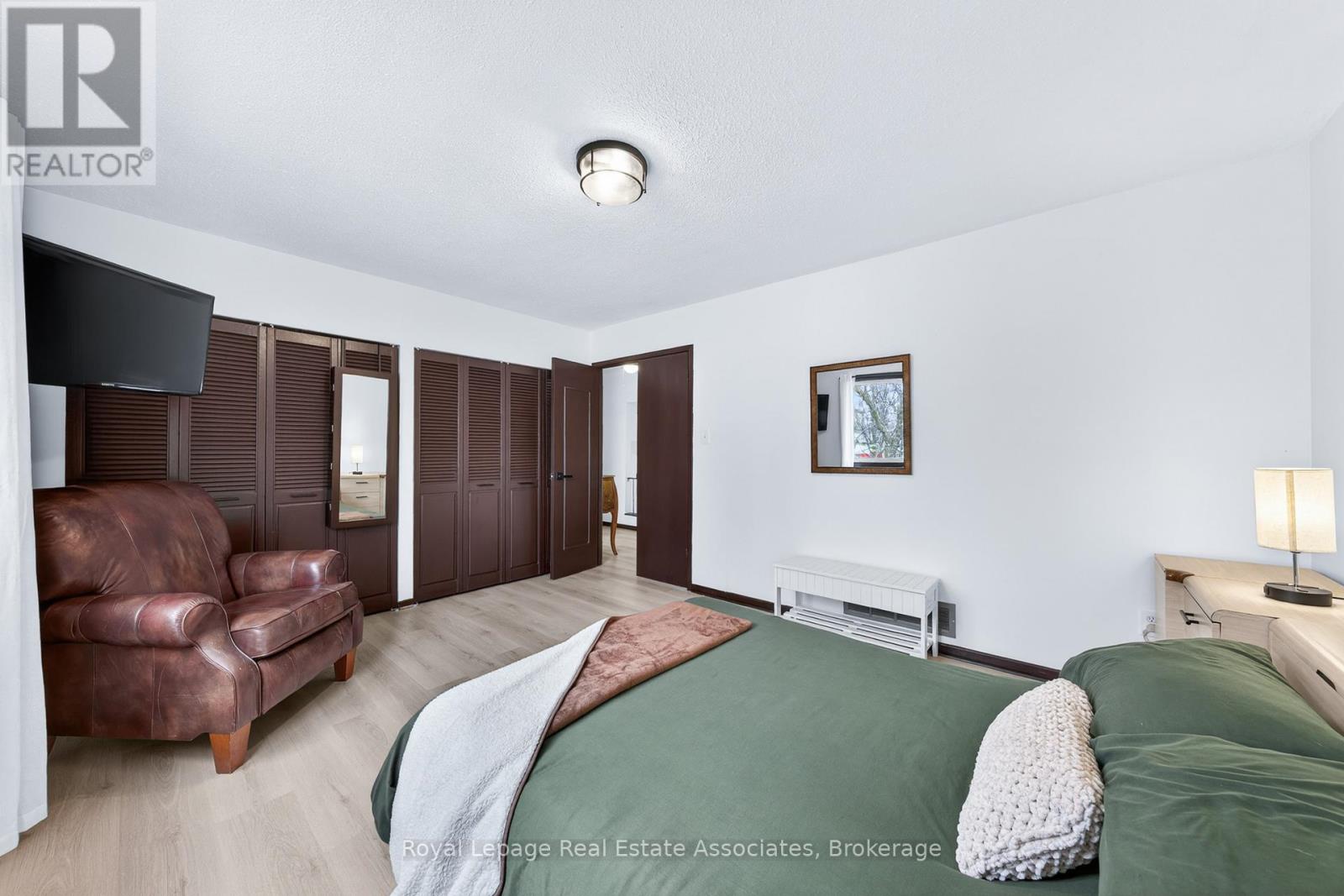 270 Kristin Grove, Mississauga, Ontario  L5A 3E8 - Photo 7 - W13450240