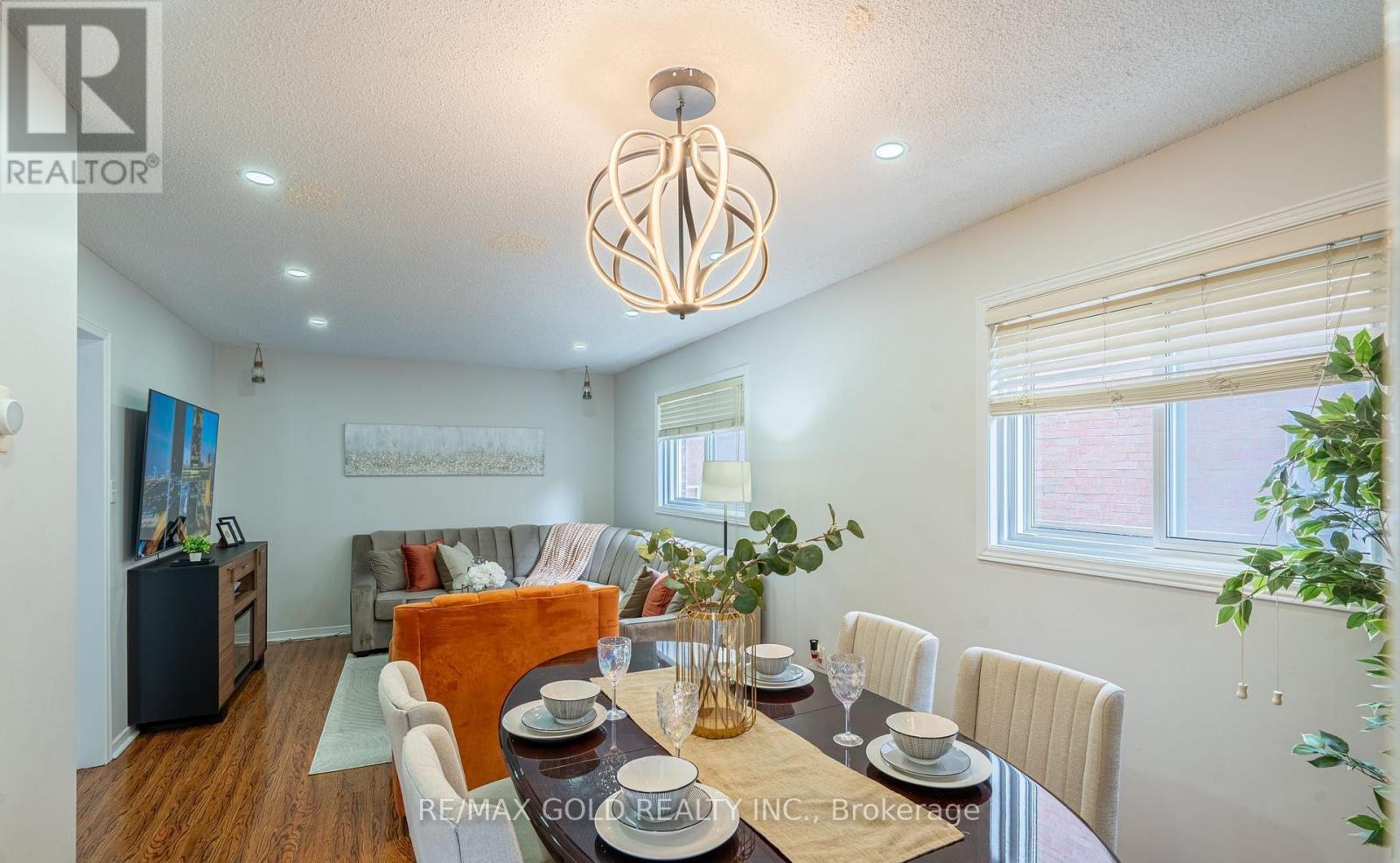 94 Bighorn Crescent, Brampton, Ontario  L6R 1G7 - Photo 6 - W13450260
