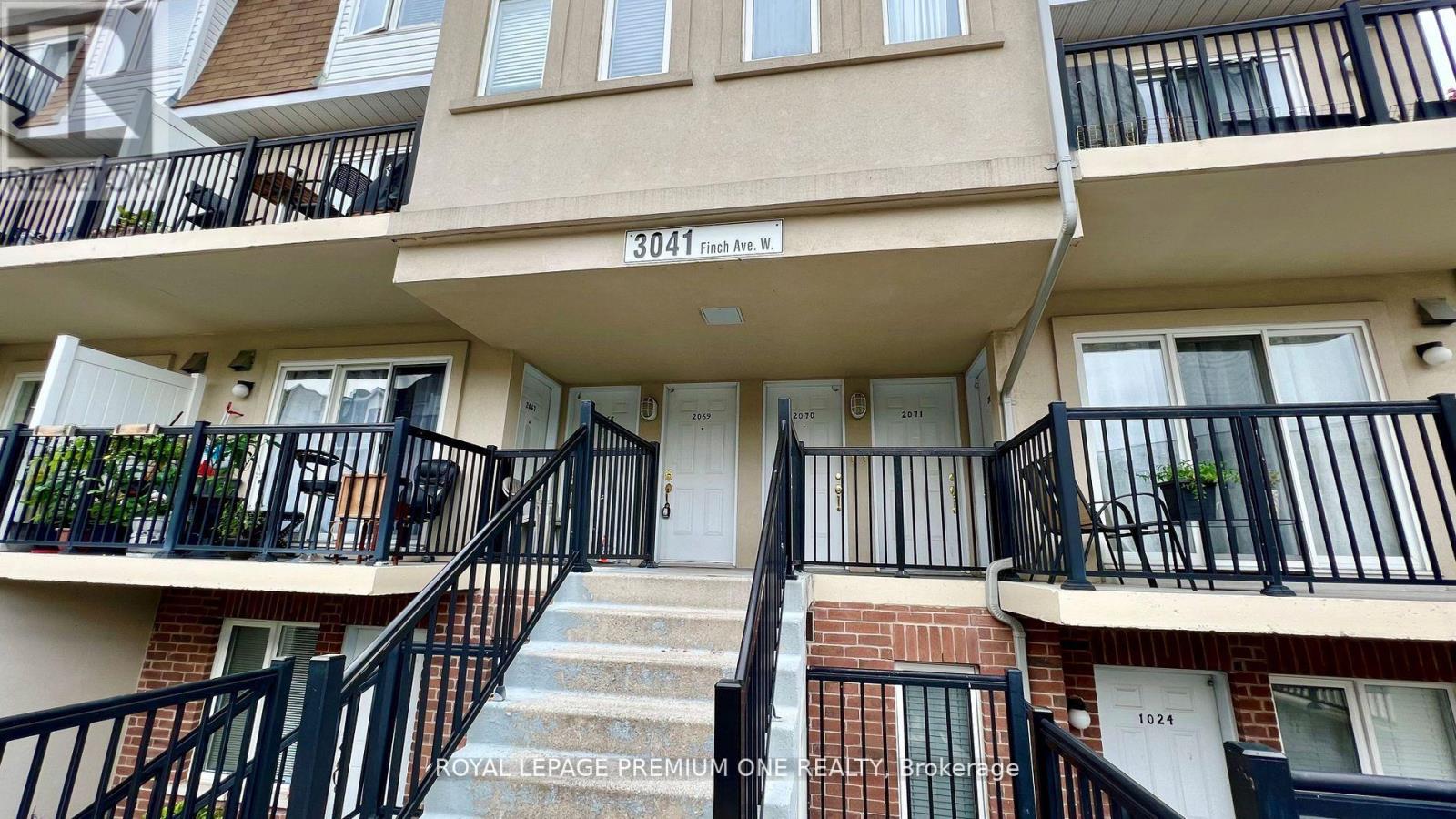 2069 - 3041 Finch Avenue, Toronto, Ontario  M9M 0A4 - Photo 2 - W13450344