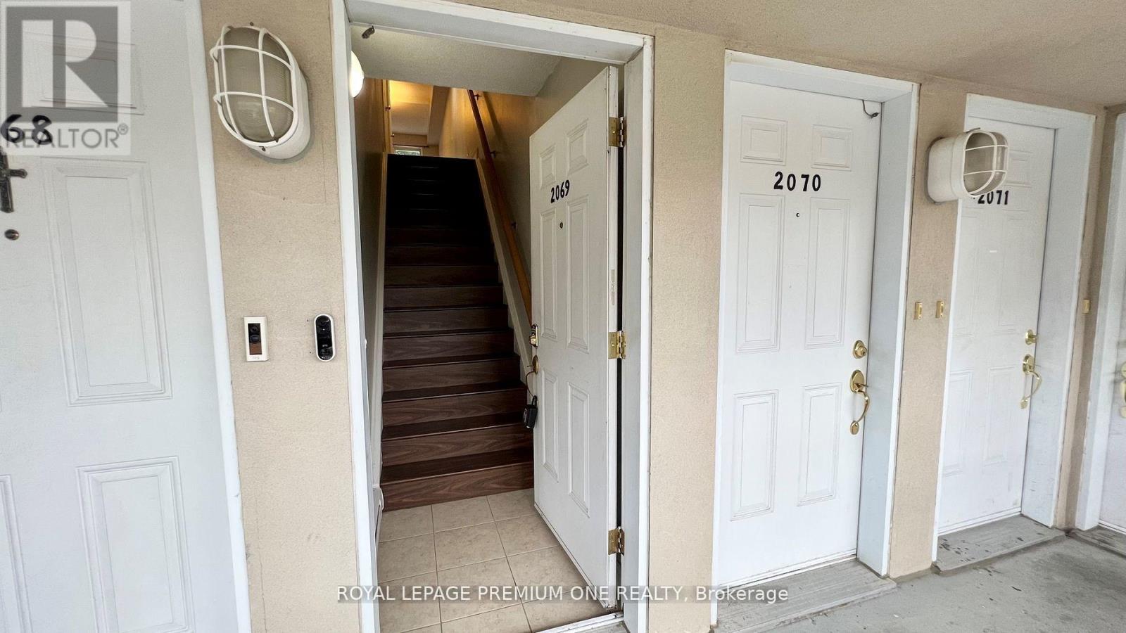 2069 - 3041 Finch Avenue, Toronto, Ontario  M9M 0A4 - Photo 3 - W13450344