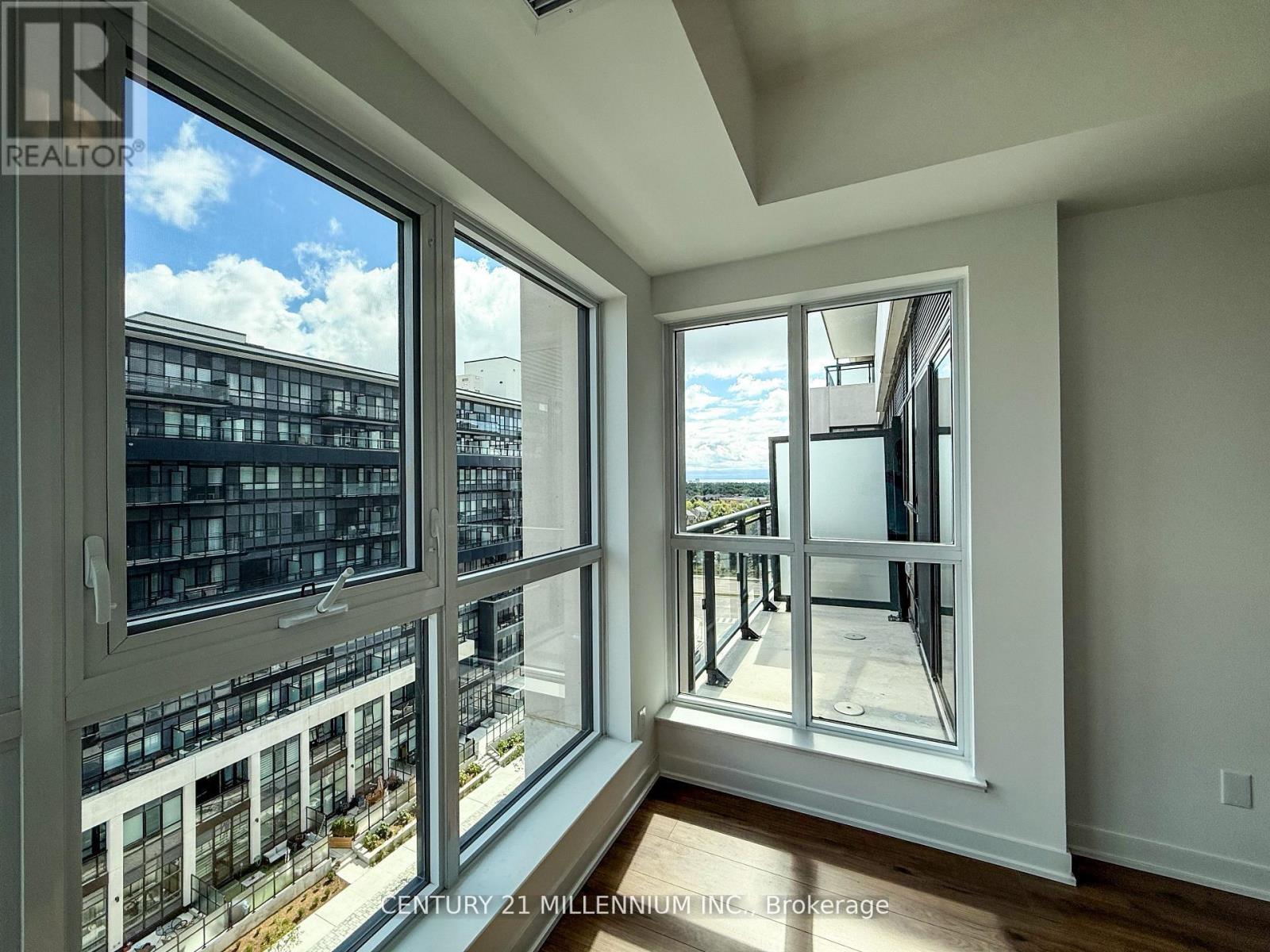 810 - 405 Dundas Street W, Oakville, Ontario  L6M 5P9 - Photo 13 - W13450408