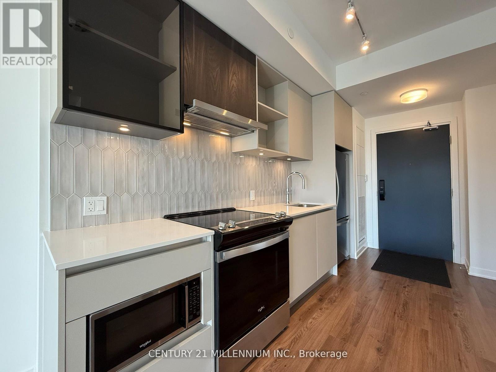 810 - 405 Dundas Street W, Oakville, Ontario  L6M 5P9 - Photo 5 - W13450408