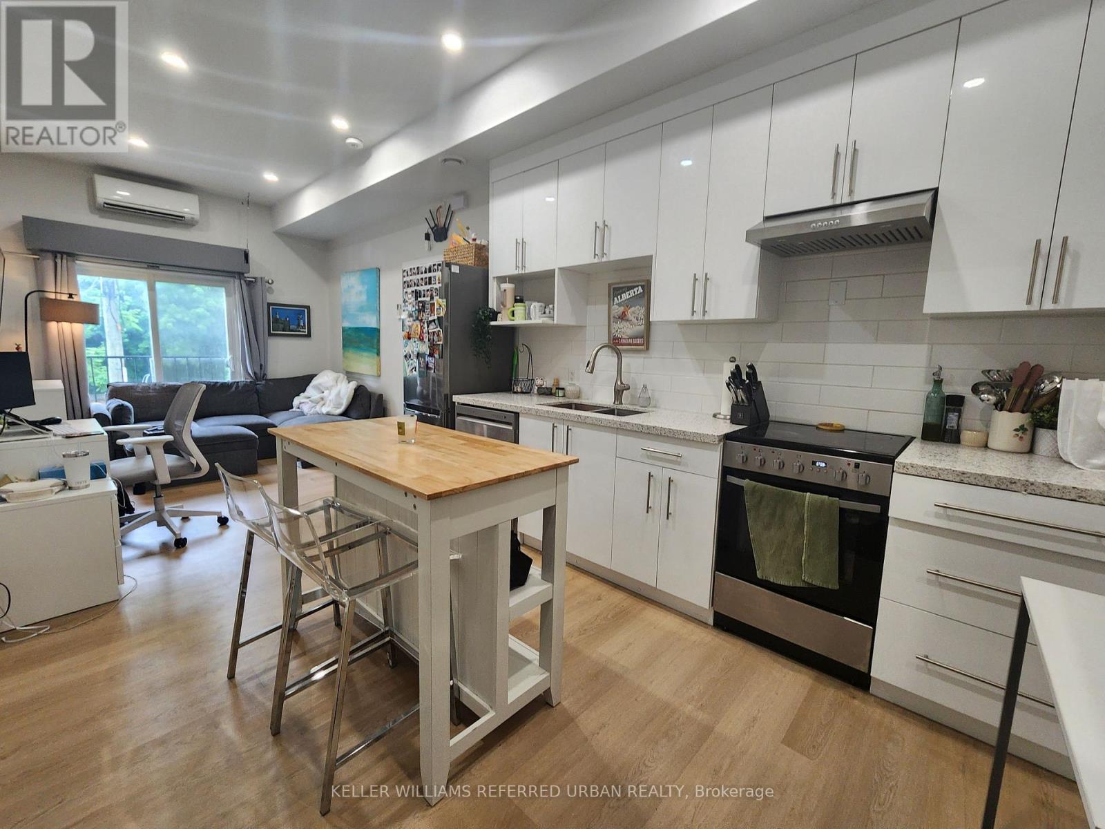 4 - 998 Bloor Street W, Toronto, Ontario  M6H 1L8 - Photo 2 - W13450446