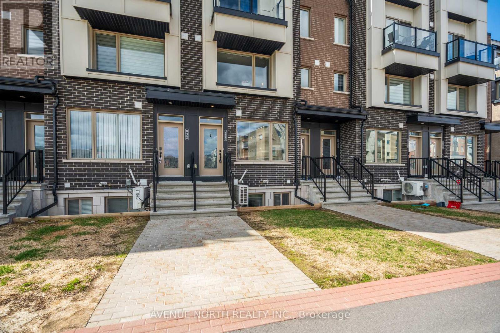 836 Mikinak Road, Ottawa, Ontario  K1K 5A5 - Photo 2 - X13450574