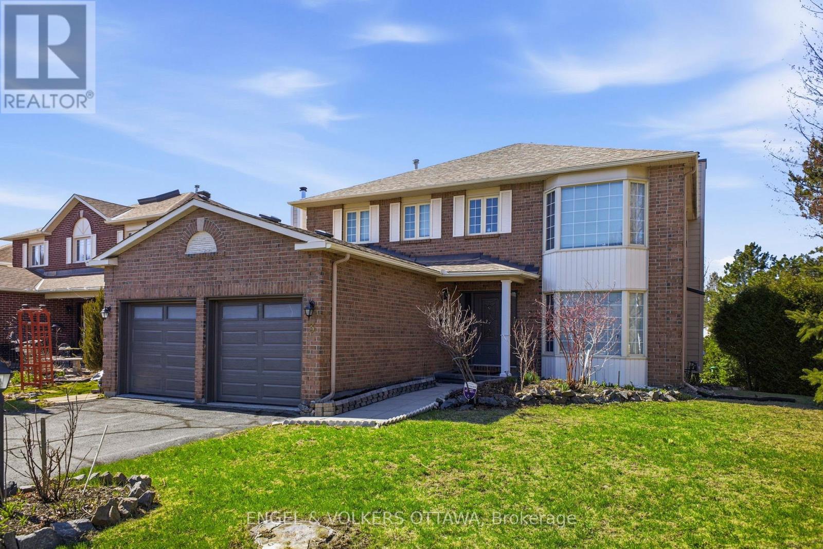 3 BALDING CRESCENT, Ottawa, Ontario
