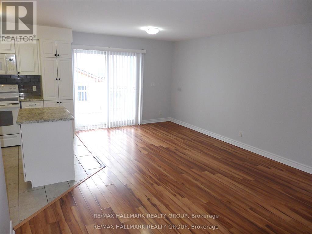 3 - 216 Carillon Street, Ottawa, Ontario  K1L 5X8 - Photo 2 - X13450662