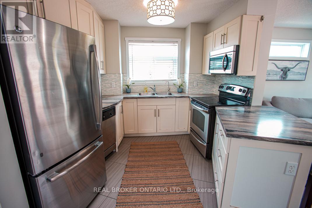 B - 489 East Avenue, Kitchener, Ontario  N2H 0A8 - Photo 17 - X13450306