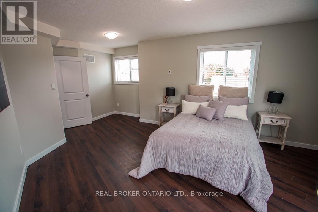 B - 489 East Avenue, Kitchener, Ontario  N2H 0A8 - Photo 41 - X13450306