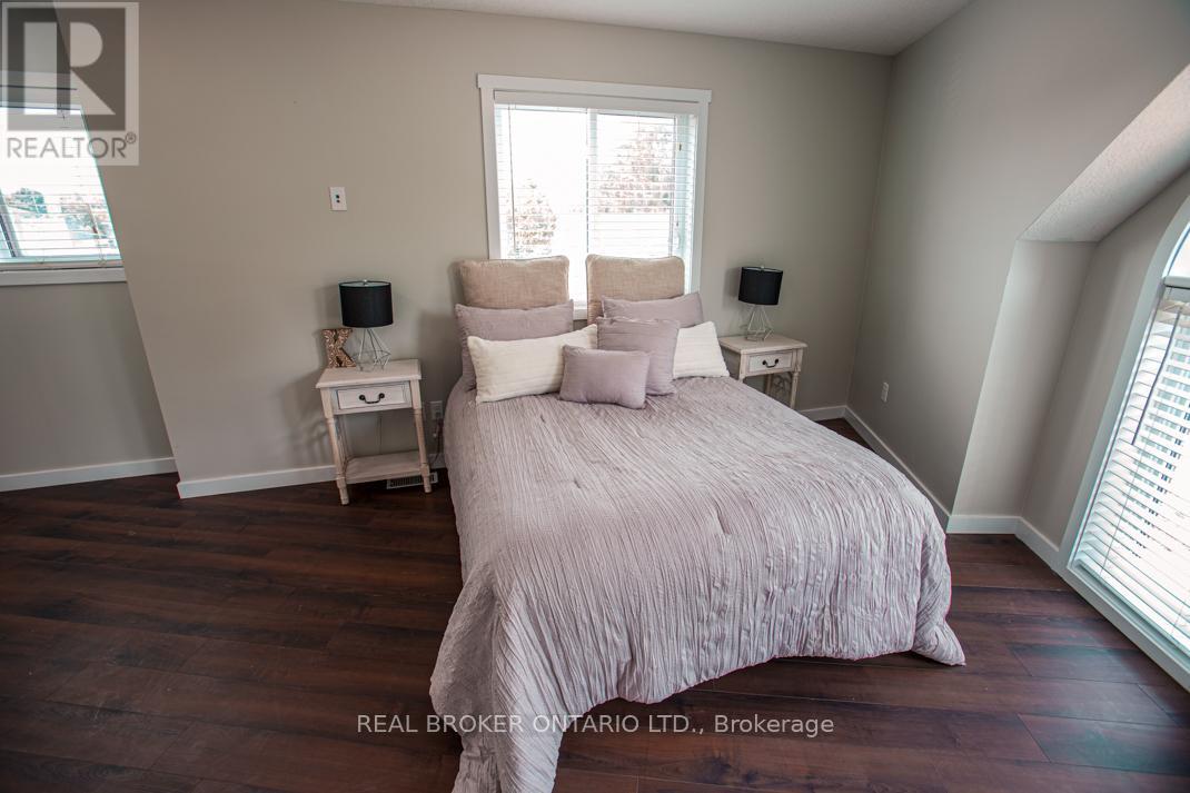 B - 489 East Avenue, Kitchener, Ontario  N2H 0A8 - Photo 45 - X13450306